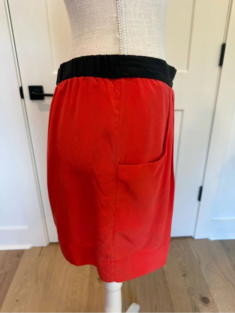 BCBGMAXAZRIA Silk Pocket Mini Skirt | Size 2